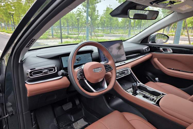 Used Geely Auto Emgrand 2026 Model 5th Generation 1.5T DCT Flagship Edition Interior 5
