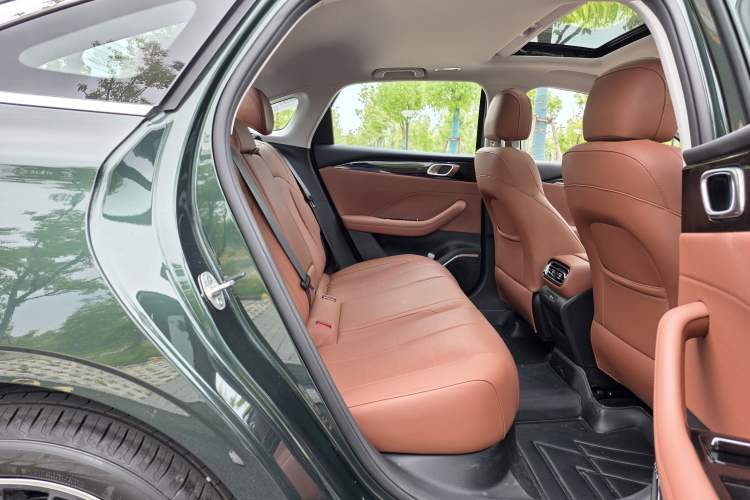 Used Geely Auto Emgrand 2026 Model 5th Generation 1.5T DCT Flagship Edition Interior 7