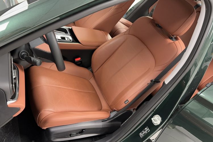 Used Geely Auto Emgrand 2026 Model 5th Generation 1.5T DCT Flagship Edition Left Front Seat