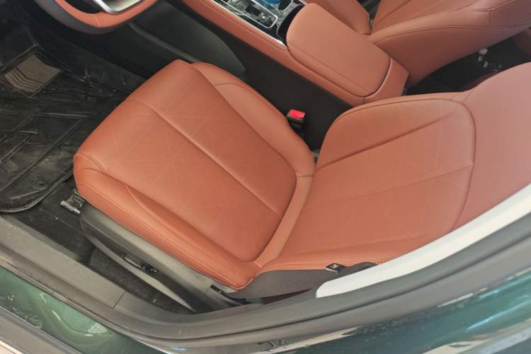 Used Geely Auto Emgrand 2026 Model 5th Generation 1.5T DCT Flagship Edition Left Front Seat