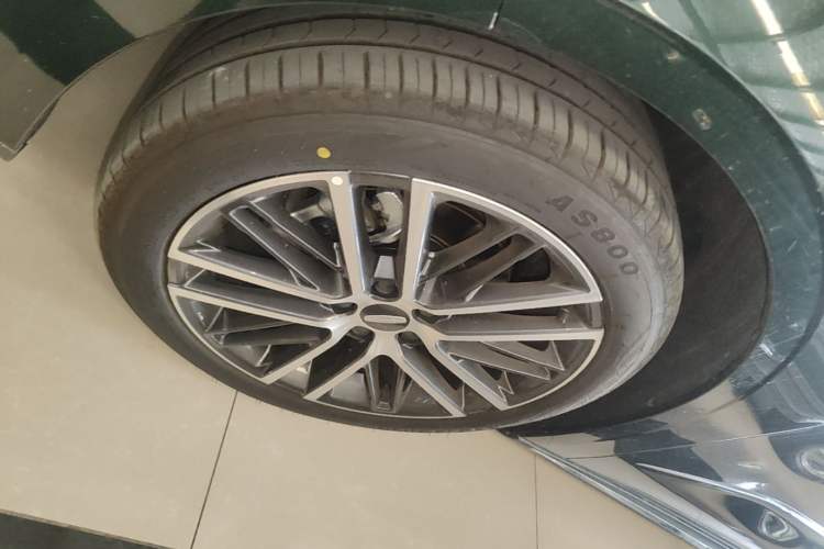 Used Geely Auto Emgrand 2026 Model 5th Generation 1.5T DCT Flagship Edition Left Front Wheel Hub