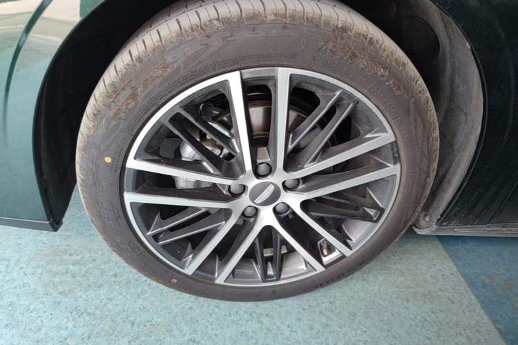 Used Geely Auto Emgrand 2026 Model 5th Generation 1.5T DCT Flagship Edition Left Front Wheel Hub