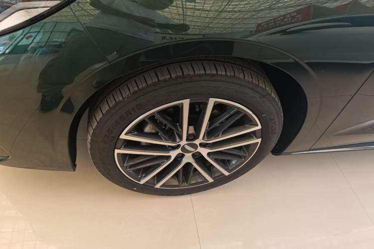 Used Geely Auto Emgrand 2026 Model 5th Generation 1.5T DCT Flagship Edition Left Front Wheel Hub