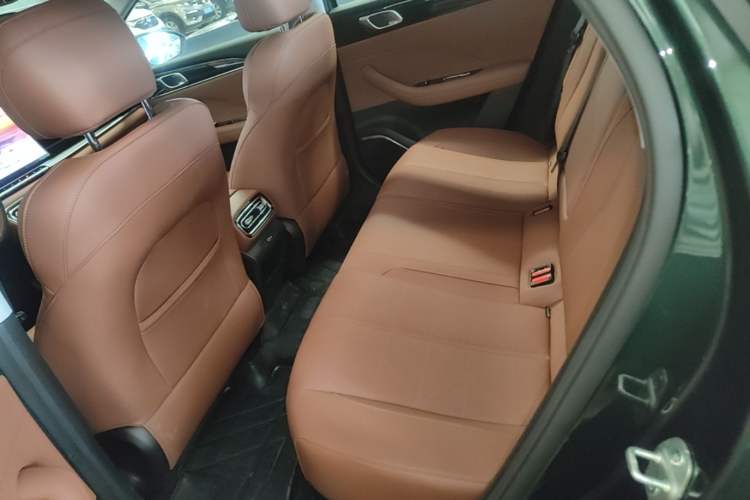 Used Geely Auto Emgrand 2026 Model 5th Generation 1.5T DCT Flagship Edition Left Rear Seat