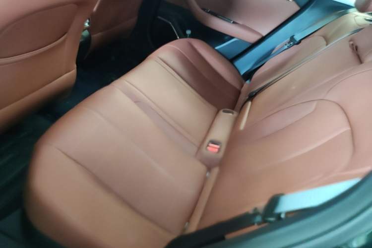 Used Geely Auto Emgrand 2026 Model 5th Generation 1.5T DCT Flagship Edition Left Rear Seat