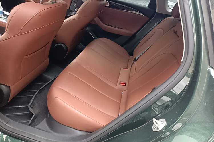 Used Geely Auto Emgrand 2026 Model 5th Generation 1.5T DCT Flagship Edition Left Rear Seat