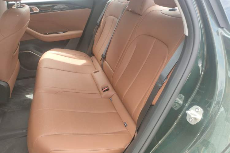 Used Geely Auto Emgrand 2026 Model 5th Generation 1.5T DCT Flagship Edition Left Rear Seat