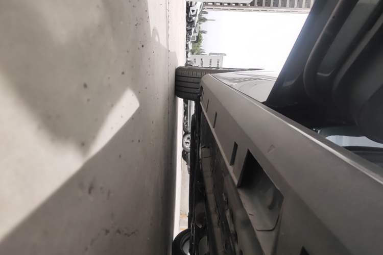 Used Geely Auto Emgrand 2026 Model 5th Generation 1.5T DCT Flagship Edition Left Side Sill