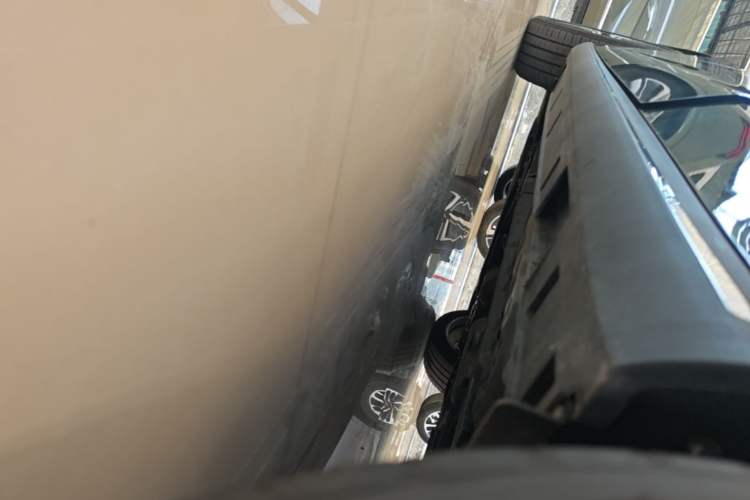 Used Geely Auto Emgrand 2026 Model 5th Generation 1.5T DCT Flagship Edition Left Side Sill