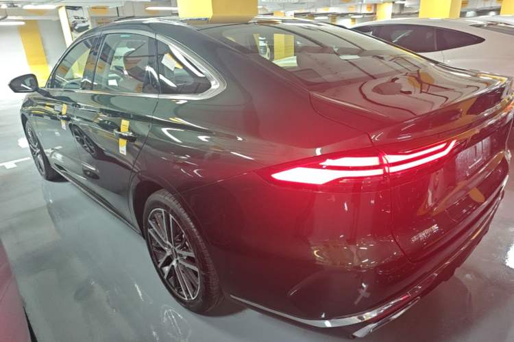Used Geely Auto Emgrand 2026 Model 5th Generation 1.5T DCT Flagship Edition Rear Left 45 Deg
