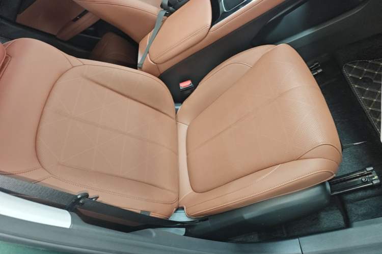 Used Geely Auto Emgrand 2026 Model 5th Generation 1.5T DCT Flagship Edition Right Front Seat