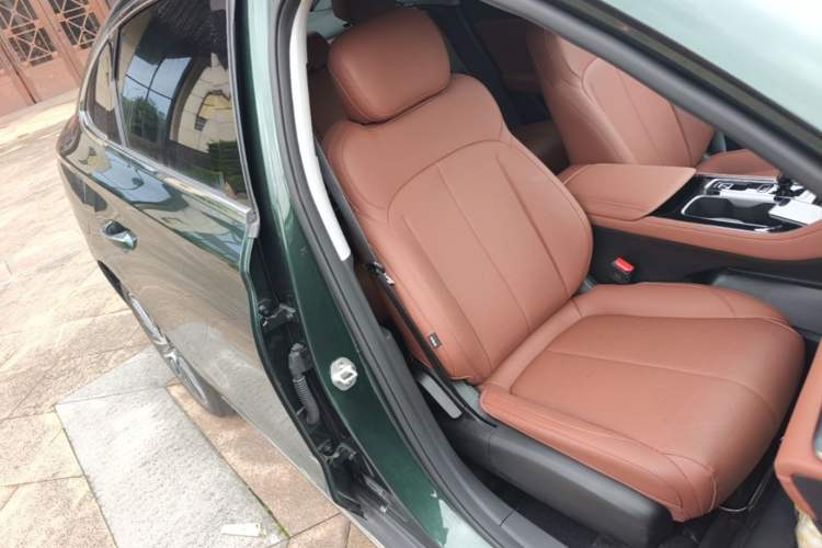 Used Geely Auto Emgrand 2026 Model 5th Generation 1.5T DCT Flagship Edition Right Front Seat