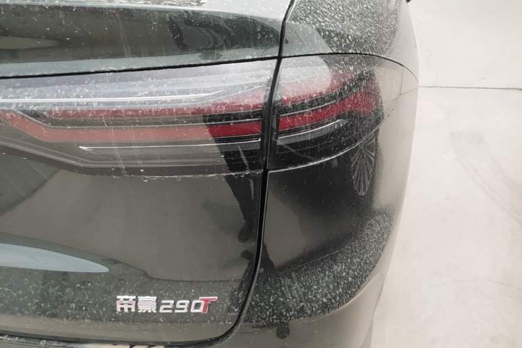 Used Geely Auto Emgrand 2026 Model 5th Generation 1.5T DCT Flagship Edition Right Rear Taillight