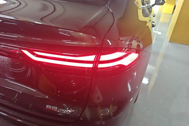 Used Geely Auto Emgrand 2026 Model 5th Generation 1.5T DCT Flagship Edition Right Rear Taillight