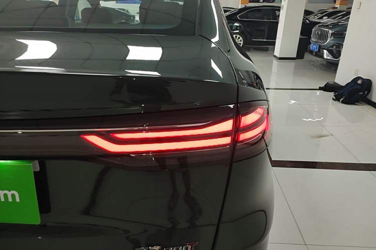 Used Geely Auto Emgrand 2026 Model 5th Generation 1.5T DCT Flagship Edition Right Rear Taillight