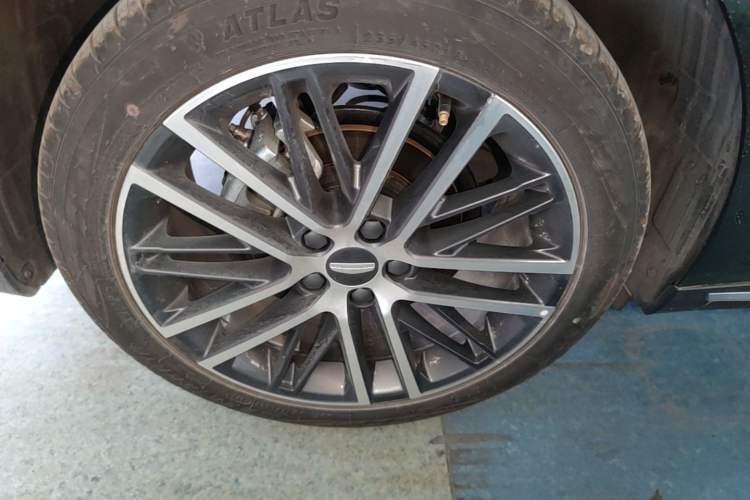 Used Geely Auto Emgrand 2026 Model 5th Generation 1.5T DCT Flagship Edition Right Rear Wheel Hub