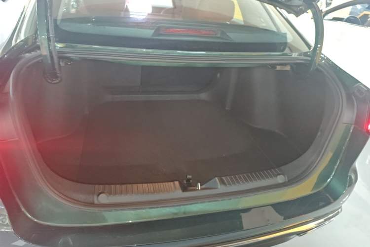 Used Geely Auto Emgrand 2026 Model 5th Generation 1.5T DCT Flagship Edition Trunk