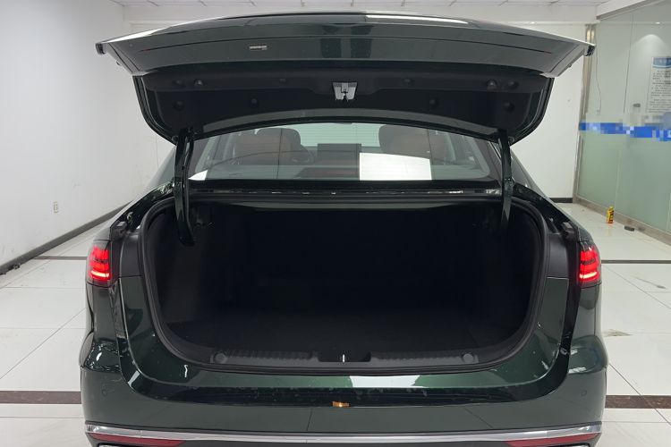 Used Geely Auto Emgrand 2026 Model 5th Generation 1.5T DCT Flagship Edition Trunk