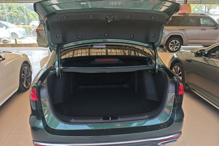 Used Geely Auto Emgrand 2026 Model 5th Generation 1.5T DCT Flagship Edition Trunk