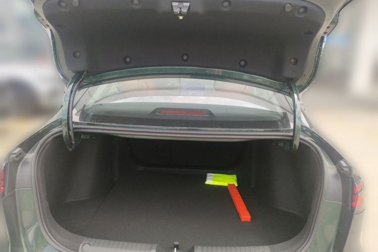 Used Geely Auto Emgrand 2026 Model 5th Generation 1.5T DCT Flagship Edition Trunk
