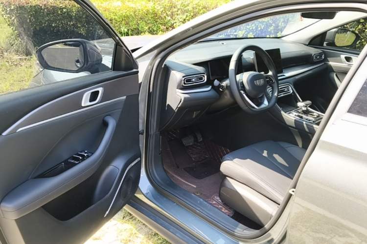 Used Geely Auto Emgrand 2026 Model 5th Generation 1.5L CVT Luxury Edition Driver Seat