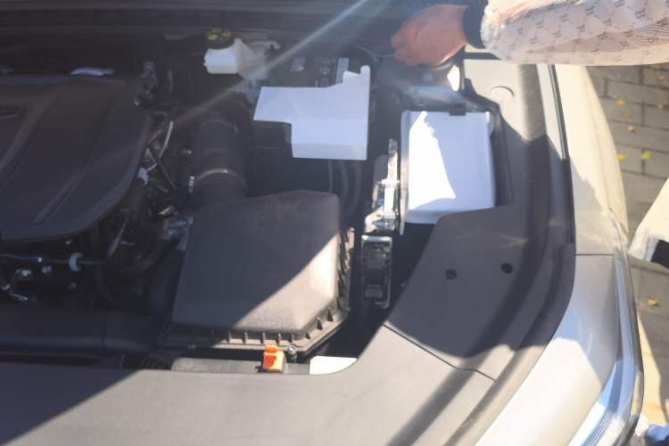 Used Geely Auto Emgrand 2026 Model 5th Generation 1.5T DCT Prestige Edition Engine Bay Left