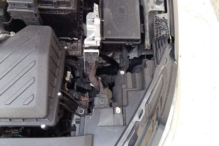 Used Geely Auto Emgrand 2026 Model 4th Generation 4 Millionth Anniversary Model 1.5L CVT Starry Edition Engine Bay Left