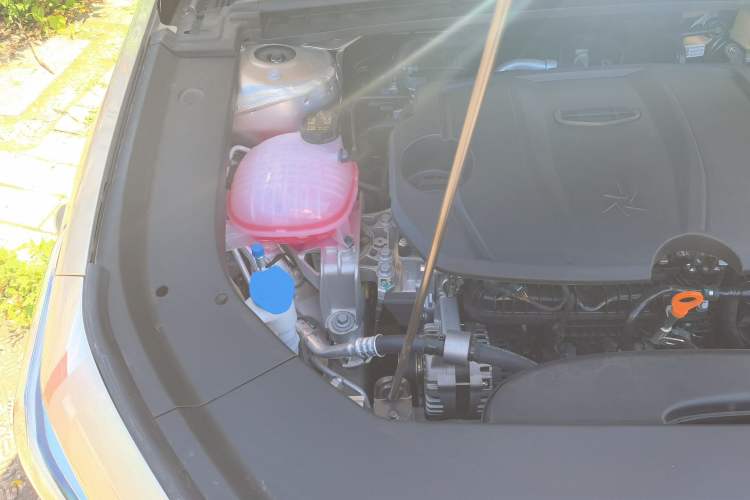 Used Geely Auto Emgrand 2026 Model 5th Generation 1.5T DCT Prestige Edition Engine Bay Right