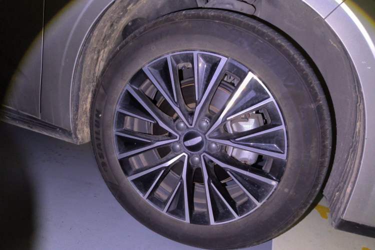Used Geely Auto Emgrand 2026 Model 5th Generation 1.5T DCT Prestige Edition Exterior 1