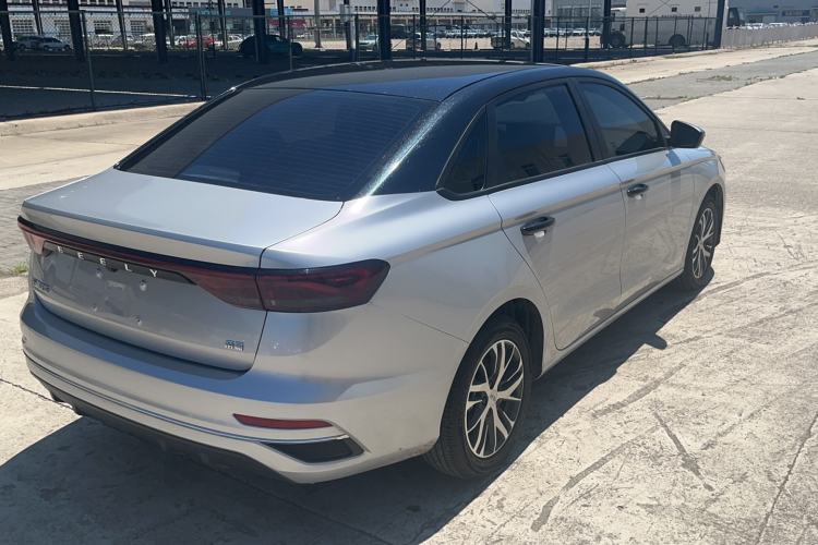 Used Geely Auto Emgrand 2026 Model 4th Generation 4 Millionth Anniversary Edition 1.5L CVT Overdrive Edition Exterior 4