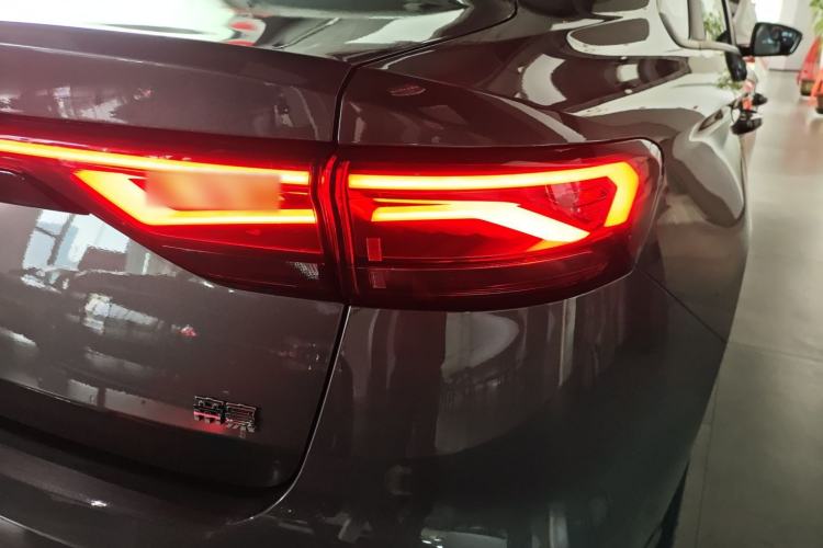 Used Geely Auto Emgrand 2026 Model 4th Generation 4 Millionth Anniversary Edition 1.5L CVT Overdrive Edition Exterior 6