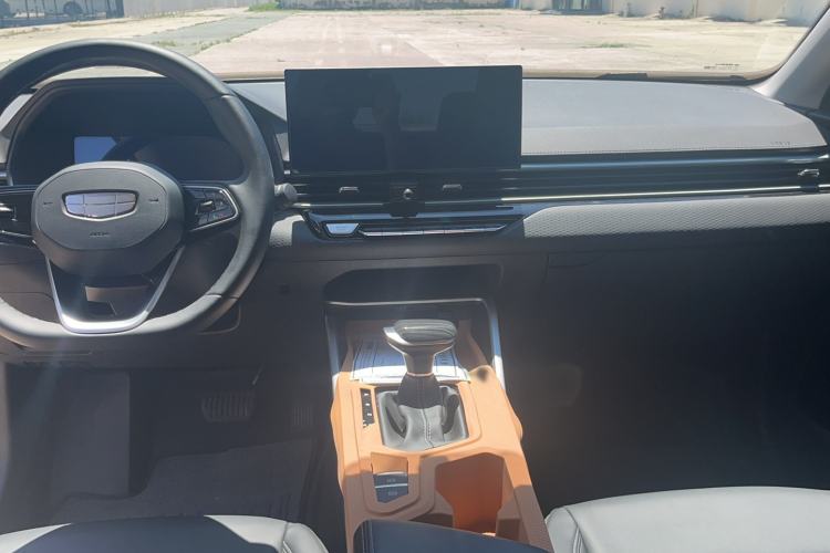 Used Geely Auto Emgrand 2026 Model 4th Generation 4 Millionth Anniversary Edition 1.5L CVT Overdrive Edition Interior 2