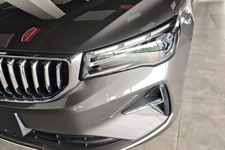 Used Geely Auto Emgrand 2026 Model 4th Generation 4 Millionth Anniversary Edition 1.5L CVT Overdrive Edition Left Front Headlight