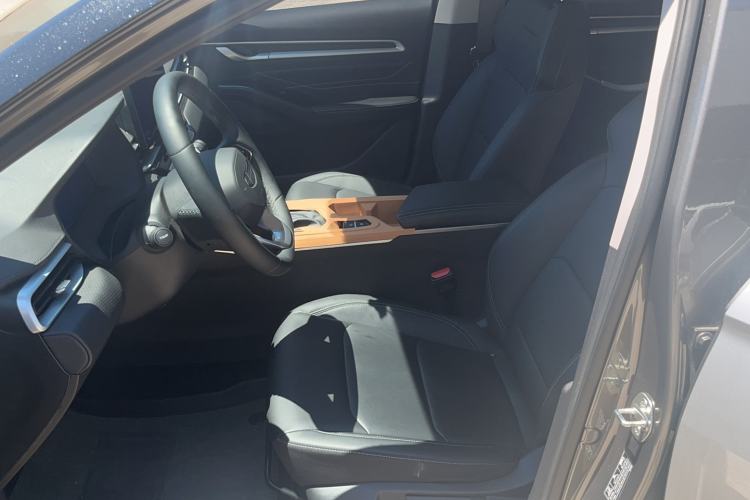 Used Geely Auto Emgrand 2026 Model 4th Generation 4 Millionth Anniversary Edition 1.5L CVT Overdrive Edition Left Front Seat