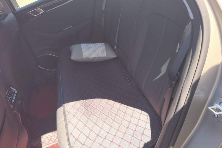 Used Geely Auto Emgrand 2026 Model 5th Generation 1.5T DCT Prestige Edition Left Rear Seat