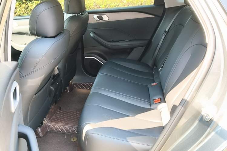 Used Geely Auto Emgrand 2026 Model 5th Generation 1.5L CVT Luxury Edition Left Rear Seat
