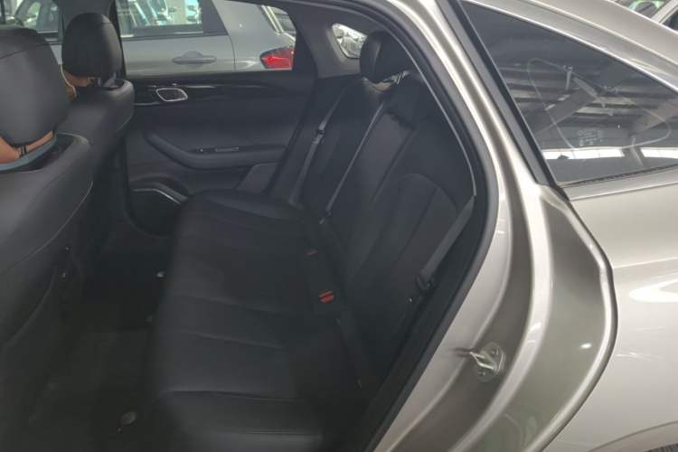 Used Geely Auto Emgrand 2026 Model 5th Generation 1.5T DCT Prestige Edition Left Rear Seat