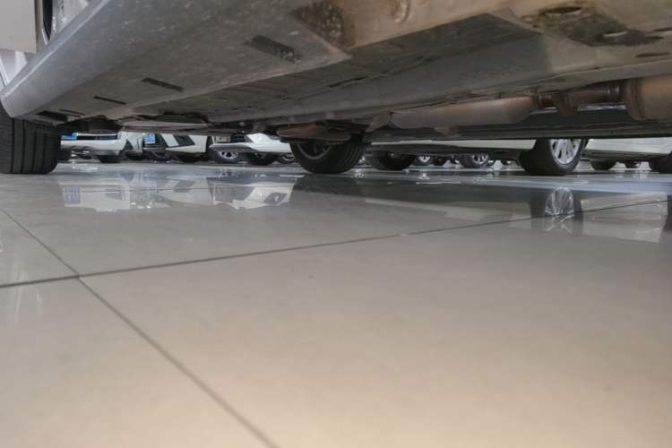 Used Geely Auto Emgrand 2026 Model 5th Generation 1.5T DCT Prestige Edition Right Side Sill
