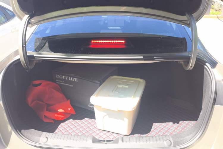 Used Geely Auto Emgrand 2026 Model 5th Generation 1.5T DCT Prestige Edition Trunk
