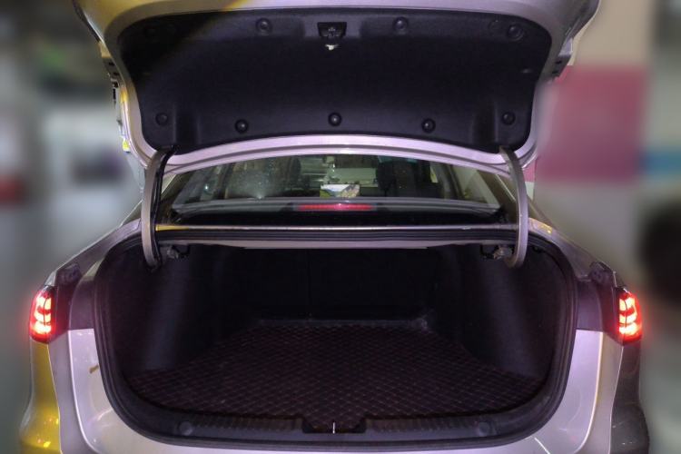 Used Geely Auto Emgrand 2026 Model 5th Generation 1.5T DCT Prestige Edition Trunk