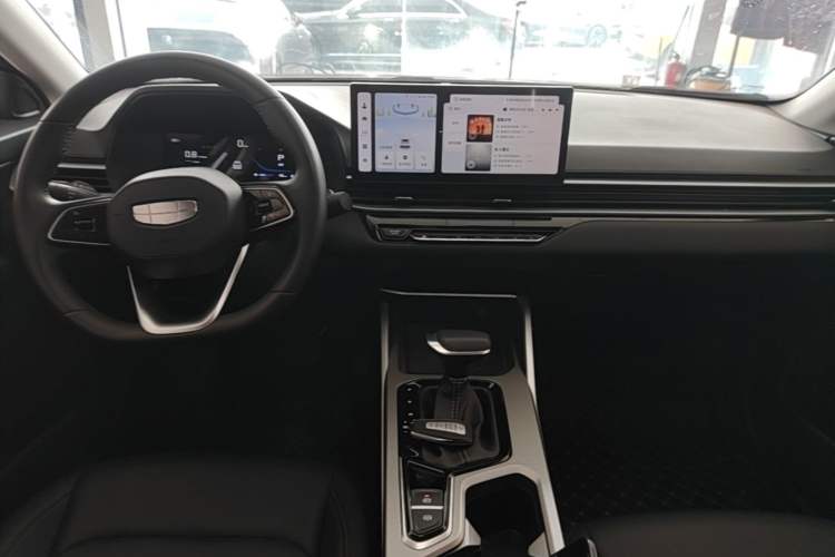 Used Geely Auto Emgrand 2026 Model 4th Generation 4 Millionth Anniversary Edition 1.5L CVT Overdrive Edition Audio And AC Panel