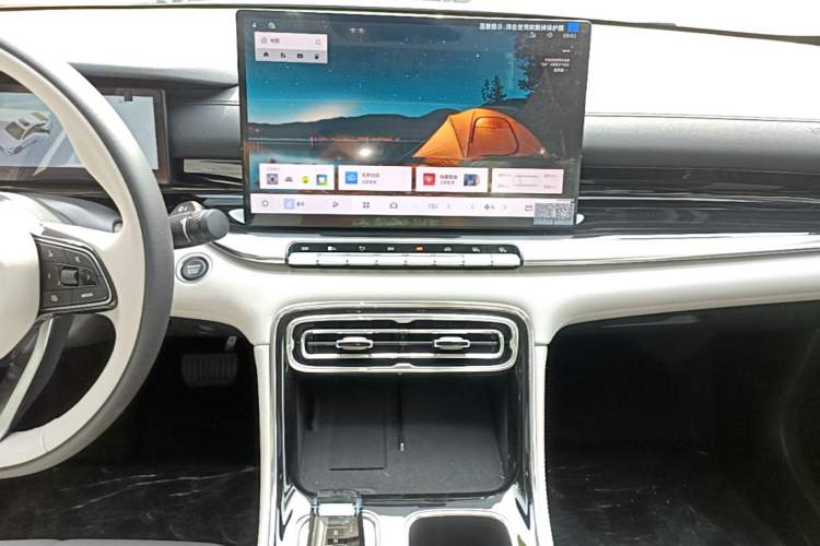 Used Geely Auto Emgrand 2026 Model 5th Generation 1.5T DCT Prestige Edition Audio And AC Panel