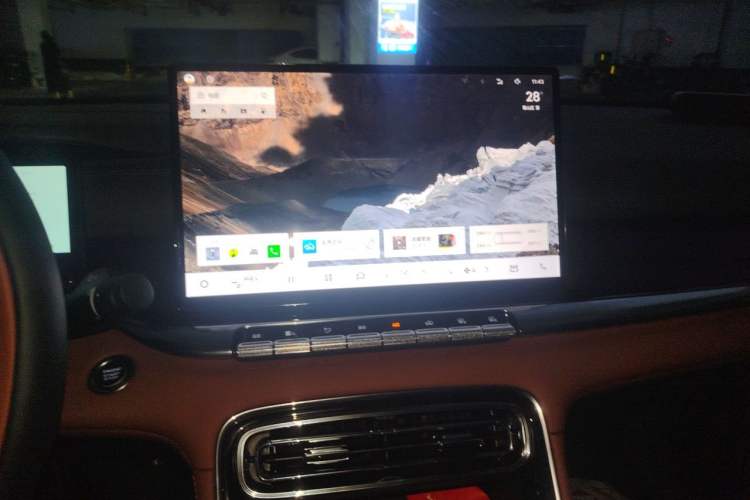 Used Geely Auto Emgrand 2026 Model 5th Generation 1.5T DCT Flagship Edition Audio And AC Panel