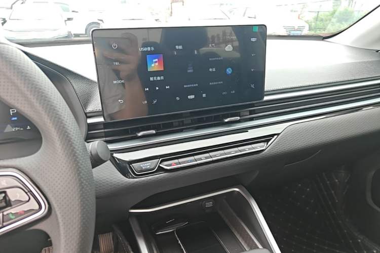 Used Geely Auto Emgrand 2026 Model 4th Generation 4 Millionth Anniversary Model 1.5L CVT Starry Edition Audio And AC Panel