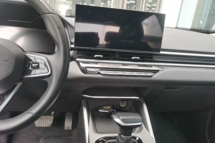 Used Geely Auto Emgrand 2026 Model 4th Generation 4 Millionth Anniversary Edition 1.5L CVT Feiyue Edition Audio And AC Panel