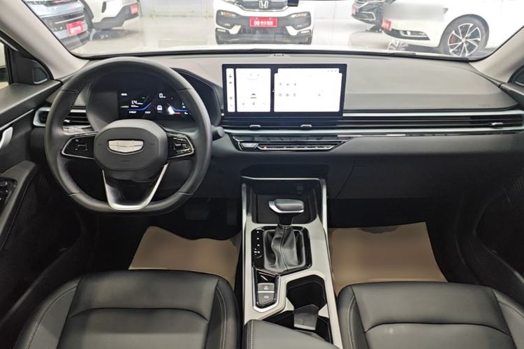 Used Geely Auto Emgrand 2026 Model 4th Generation 4 Millionth Anniversary Edition 1.5L CVT Overdrive Edition Center Console