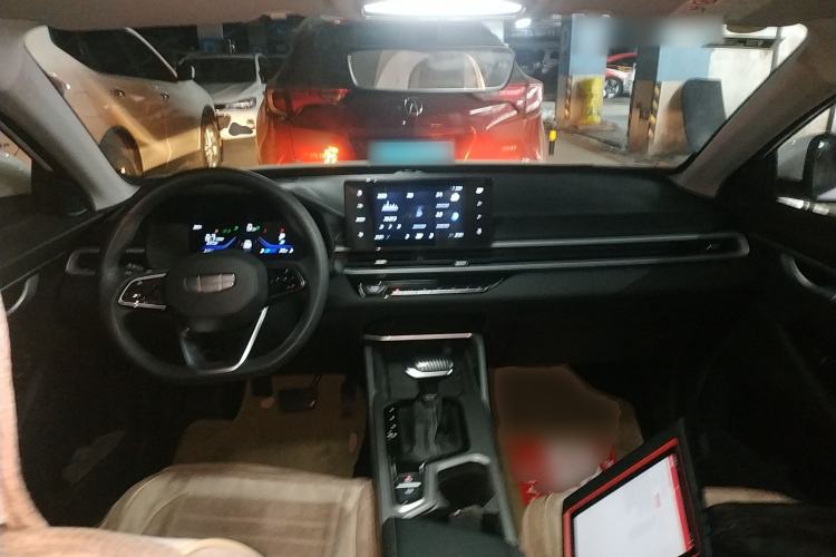 Used Geely Auto Emgrand 2026 Model 4th Generation 4 Millionth Anniversary Edition 1.5L CVT Overdrive Edition Center Console