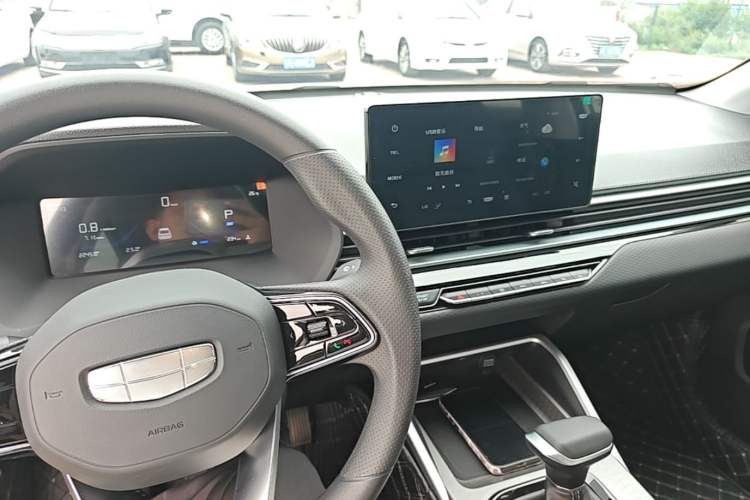 Used Geely Auto Emgrand 2026 Model 4th Generation 4 Millionth Anniversary Model 1.5L CVT Starry Edition Center Console