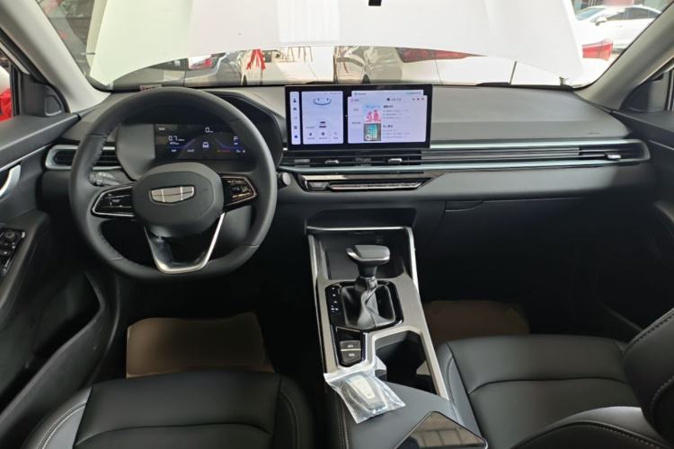 Used Geely Auto Emgrand 2026 Model 4th Generation 4 Millionth Anniversary Edition 1.5L CVT Overdrive Edition Center Console
