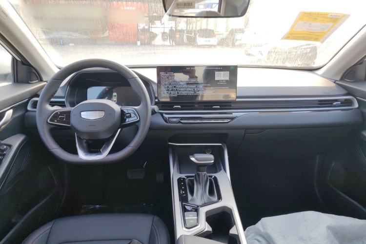 Used Geely Auto Emgrand 2026 Model 4th Generation 4 Millionth Anniversary Edition 1.5L CVT Feiyue Edition Center Console